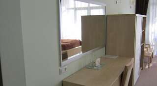 Гостиница Аквапарк Алушта Стандартный двухместный номер с 1 кроватью или 2 отдельными кроватями-6